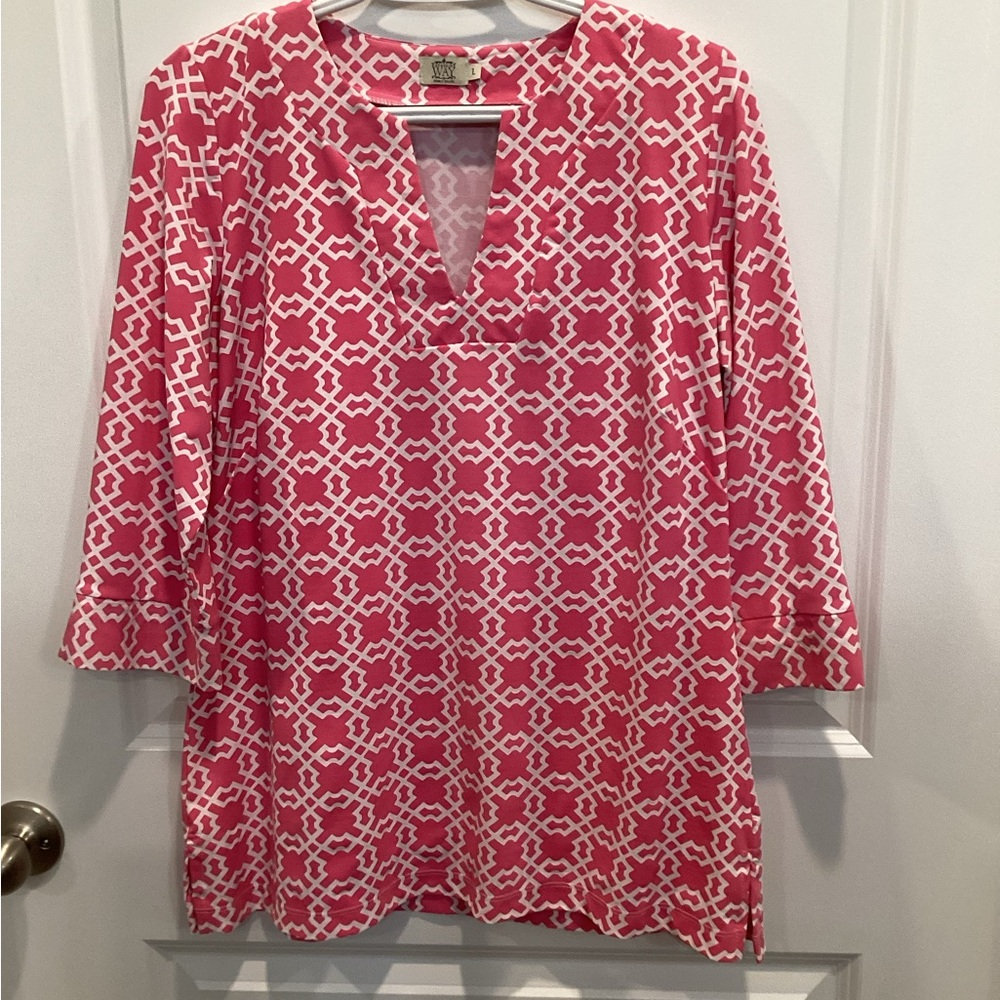 Katherine Way Geometric Pink And White Top